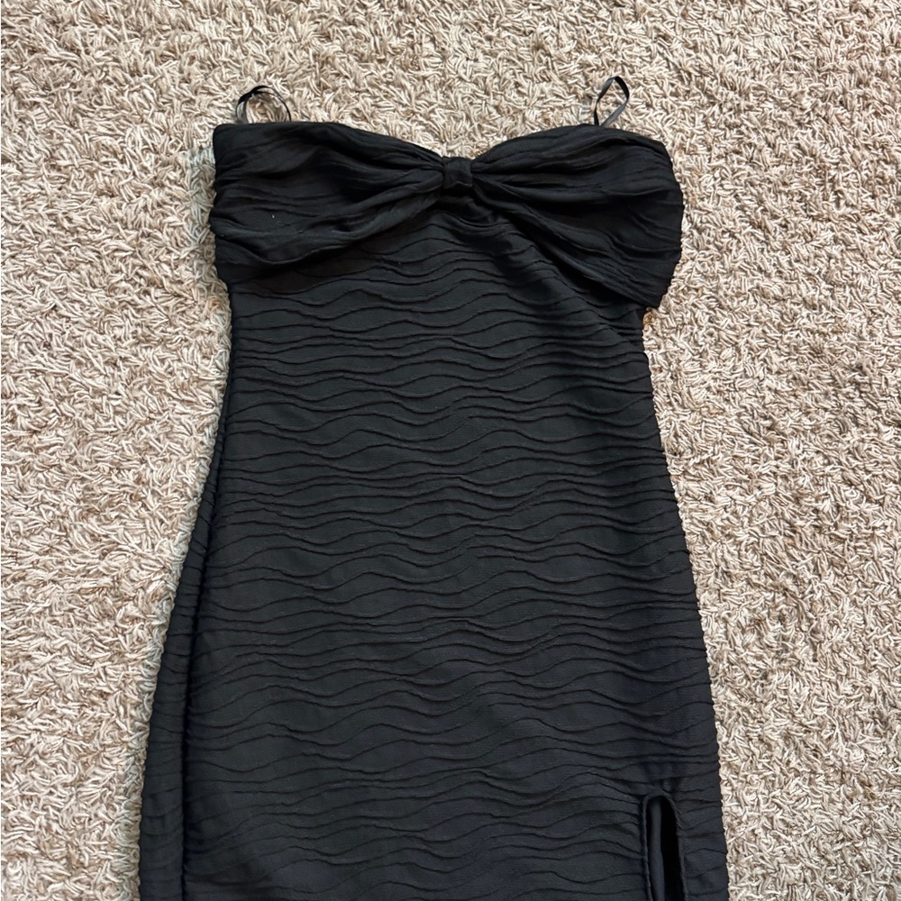 black bodycon dress with leg slit